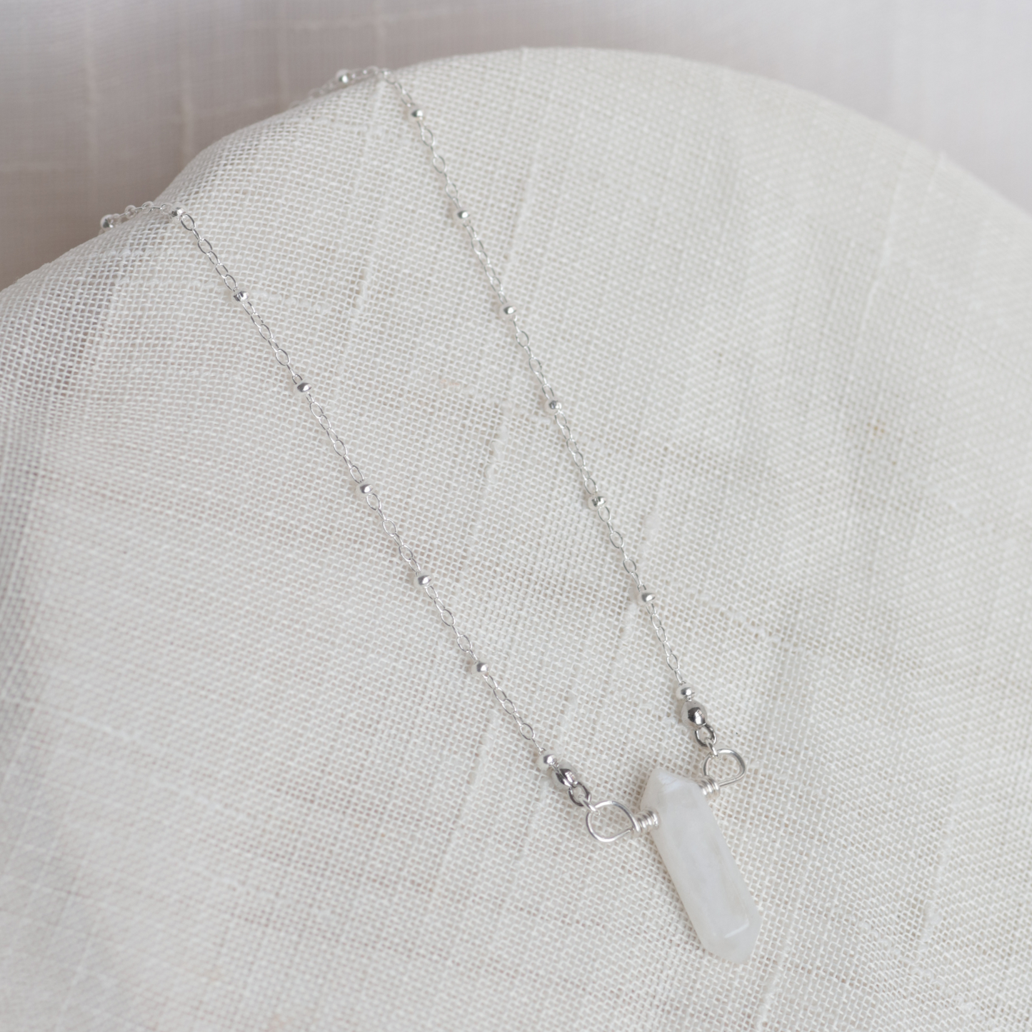 DAINTY POINT | Crystal Necklace