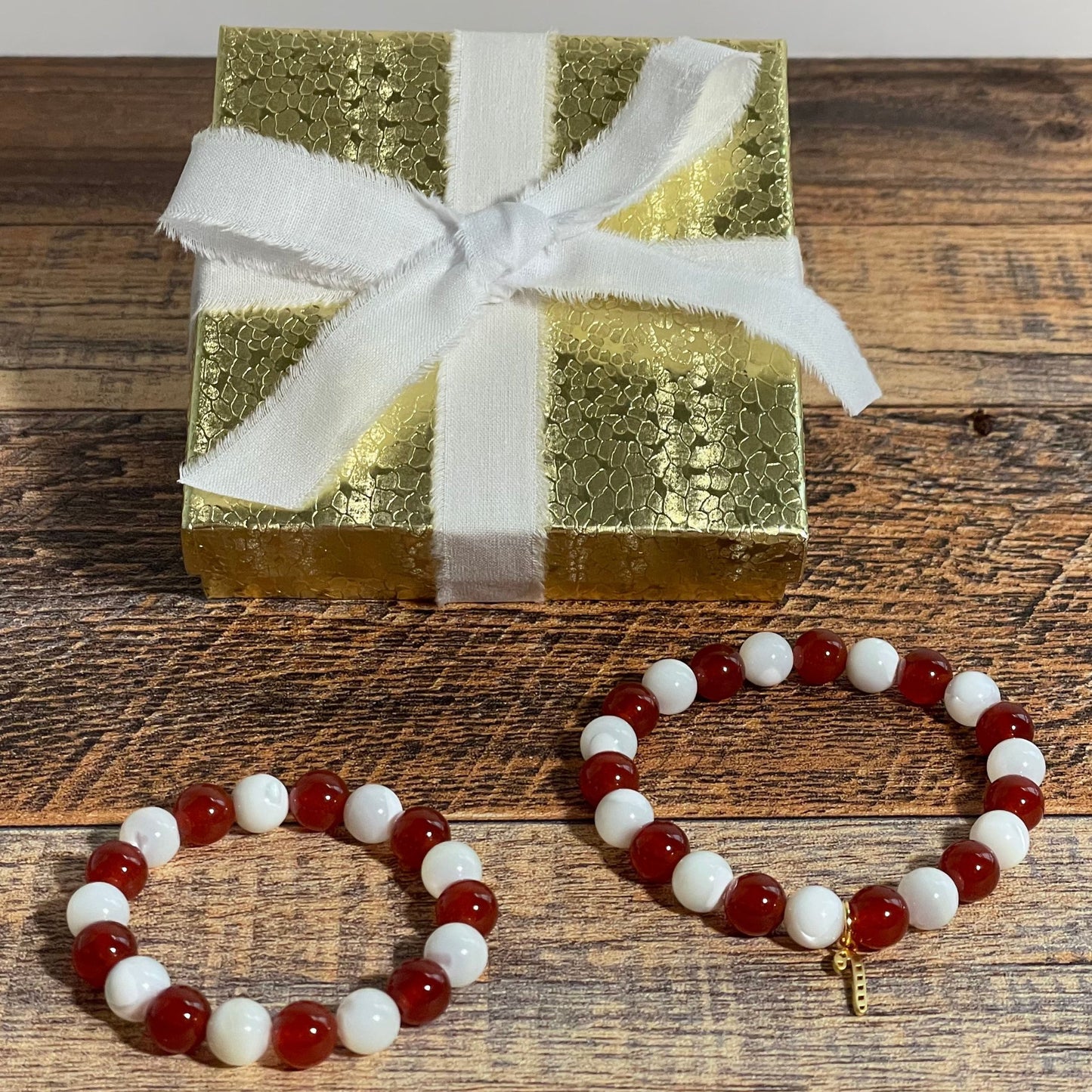 MERRY & BRIGHT | Crystal Bracelet | Red Agate & Mother of Pearl